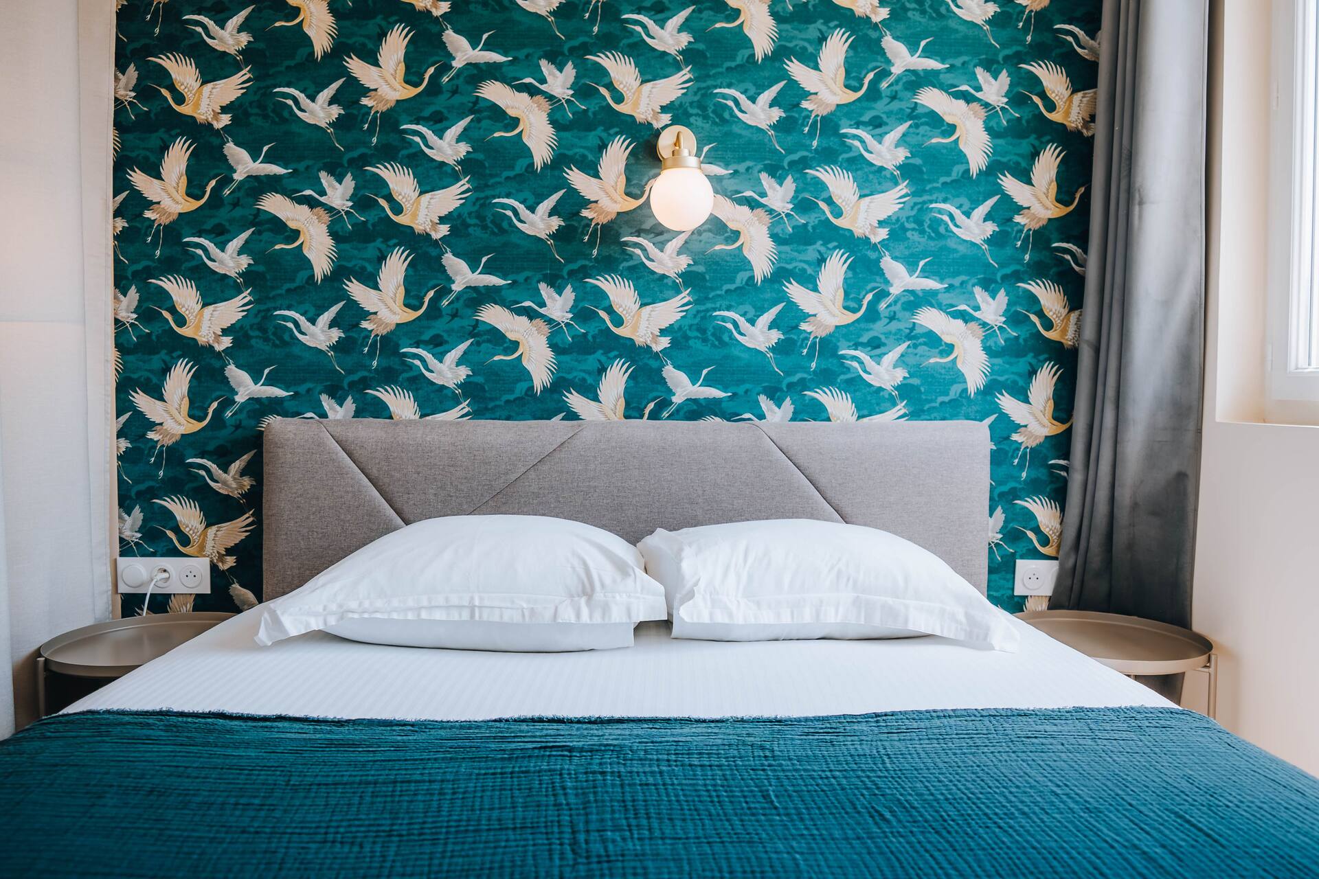 Chambre avec lit double du Refuge de Jules — appartement meublé 4 personnes Châteauroux